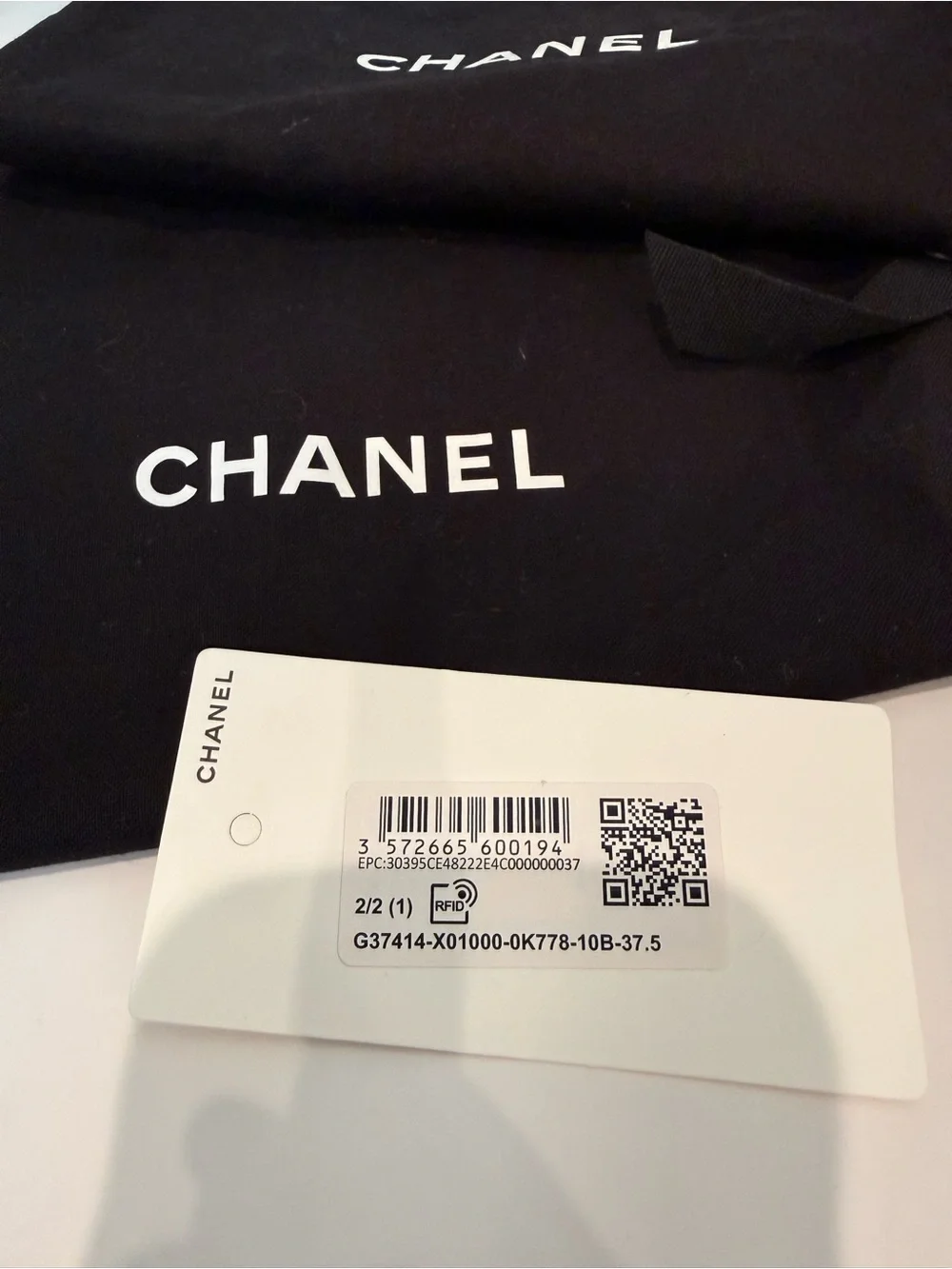 CHANEL 21s white